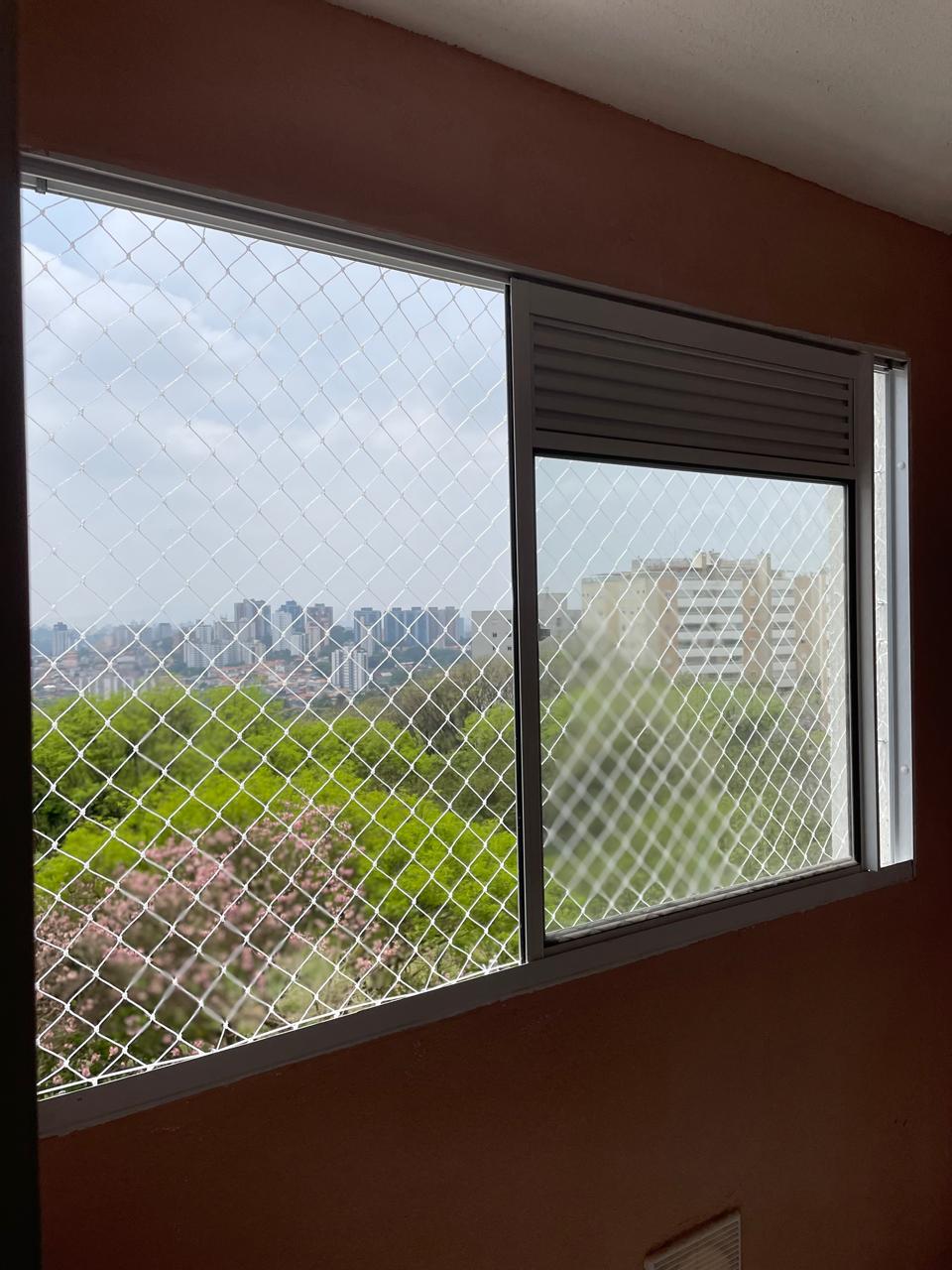 Rede de Proteção para Janela 1,20 x 1,50m – Malha 3 cm
